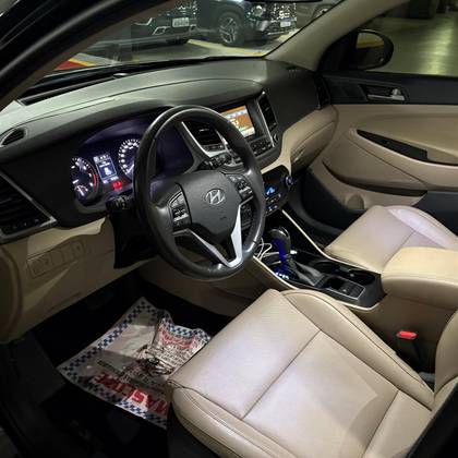 HYUNDAI TUCSON 1.6 16V T-GDI GASOLINA GLS ECOSHIFT HYUNDAI TUCSON 1.6 16V T-GDI GASOLINA GLS ECOSHIFT